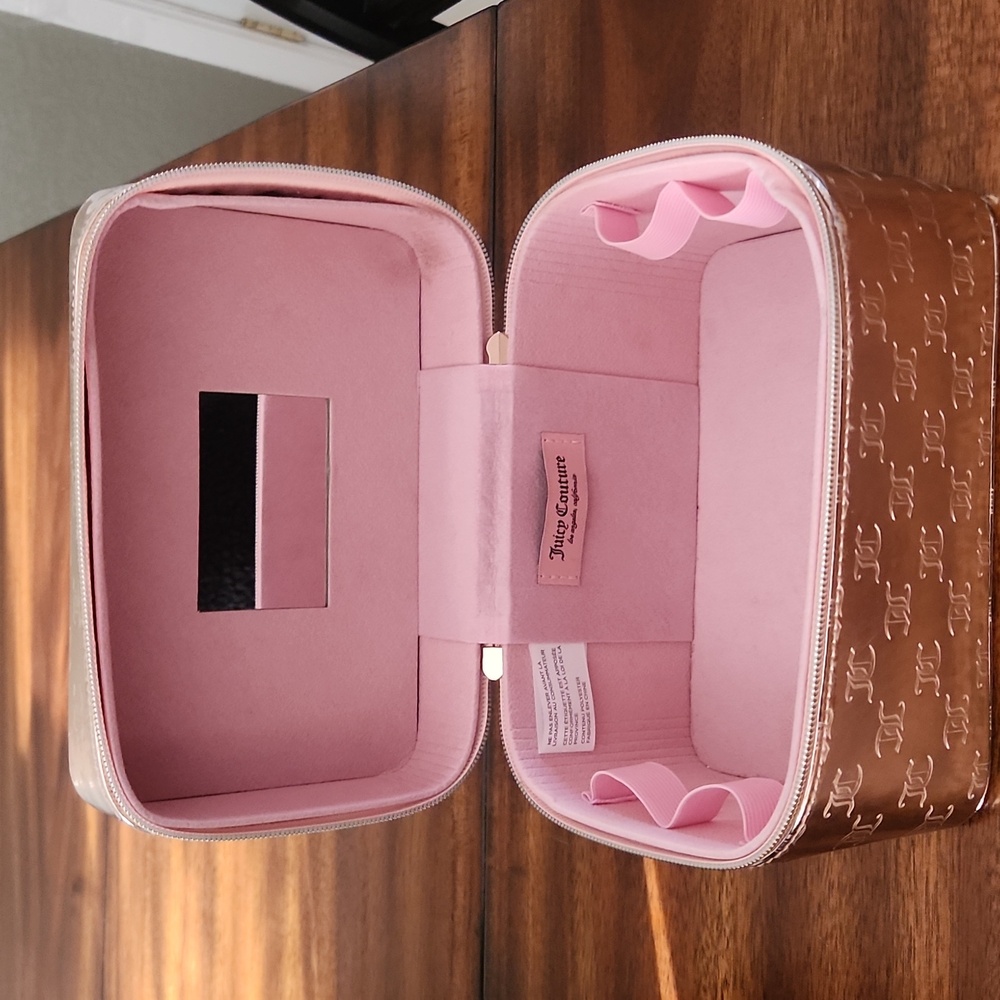 Juicy Couture Metallic Rose Gold Travel Cosmetic Case - Picture 9 of 16